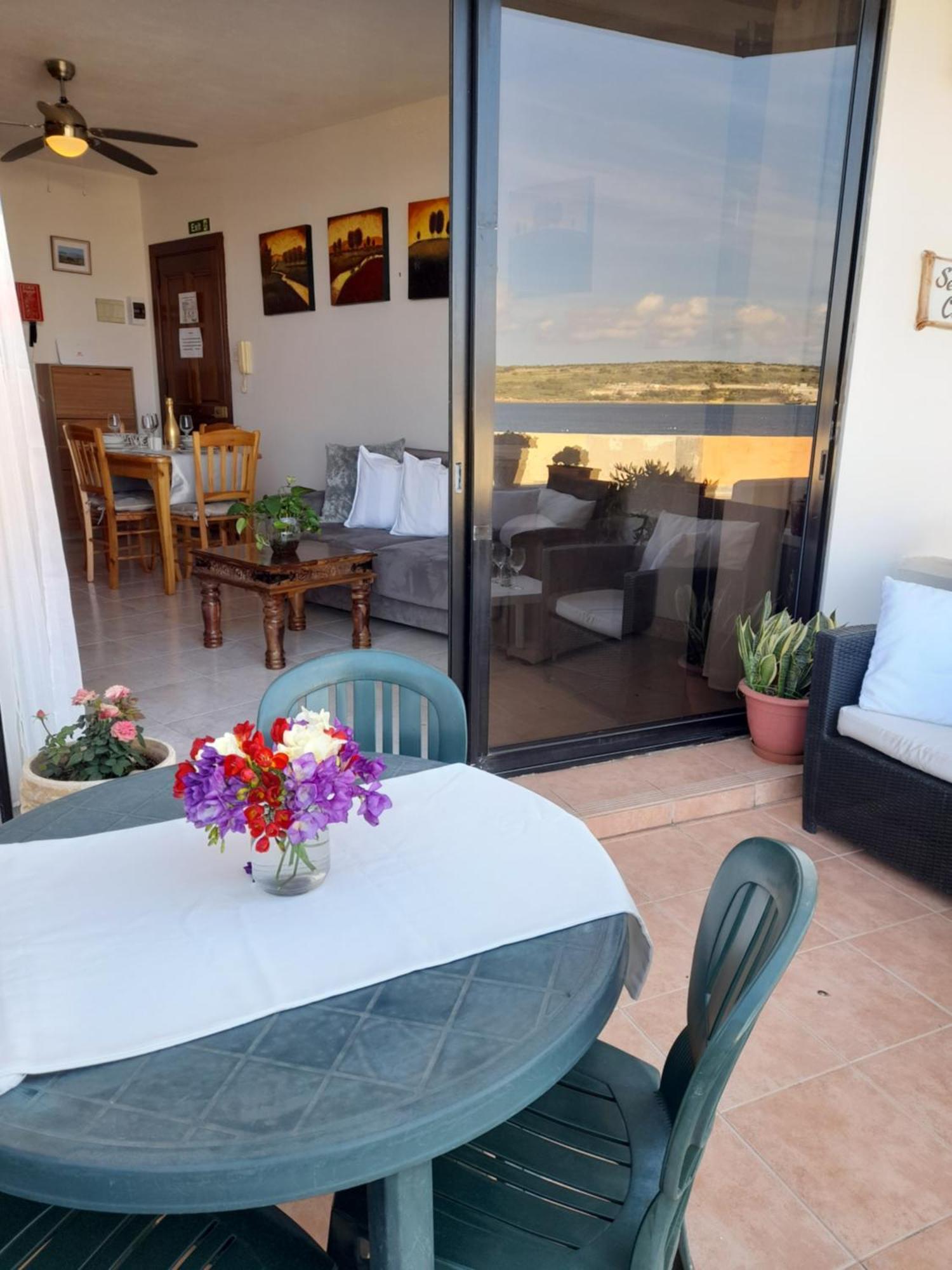 Seafront Maisonette Ocean Views & Terrace Mellieħa Exterior foto