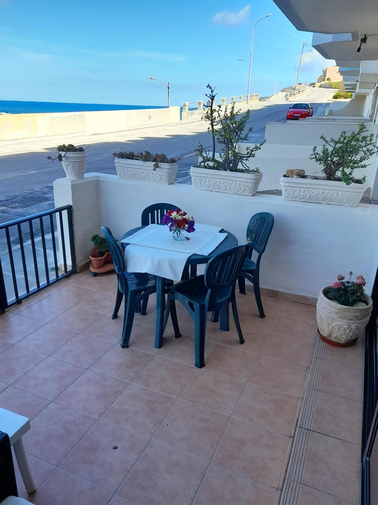 Seafront Maisonette Ocean Views & Terrace Mellieħa Exterior foto